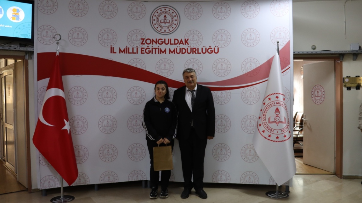 Türkiye Derecesi Yapan Öğrencimiz Ödüllendirildi.